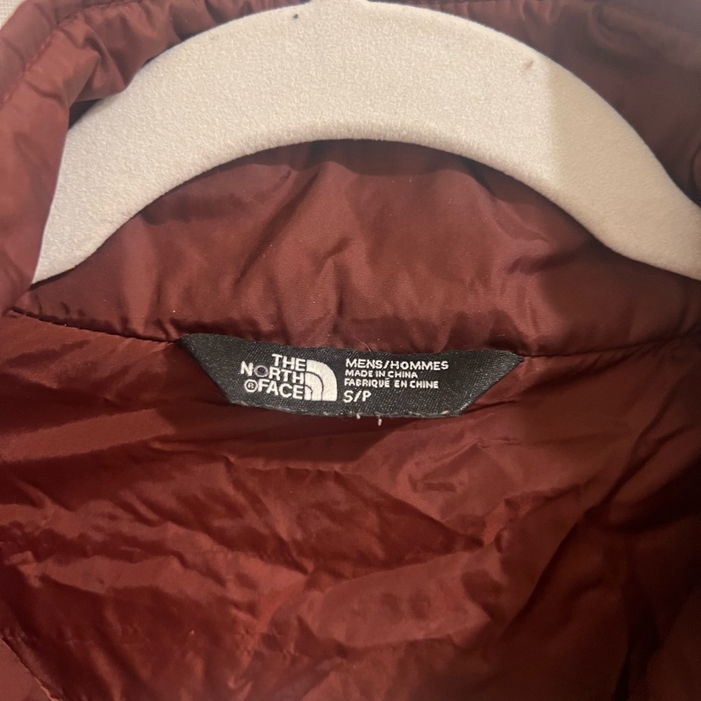 The North Face Men's Deep Red Puffer Jacket - Picture 2 of 3